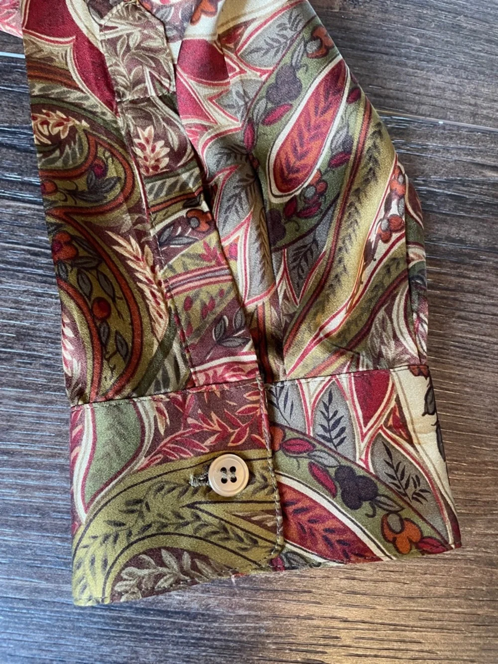 Nine West Silk Multicolor Paisley Collared Button-Down Shirt Red Green Tan Sz 12 - Picture 6 of 8